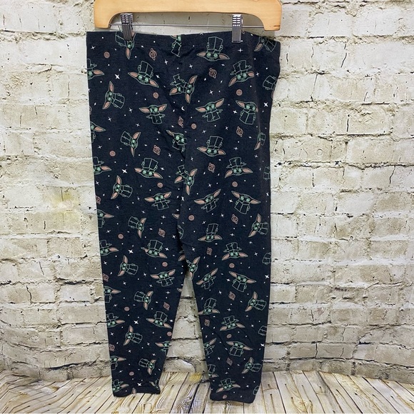 Star Wars Mandalorian Gray Printed Leggings - Picture 3 of 4